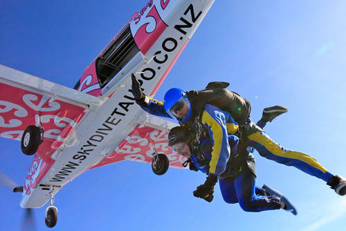 Skydiving in Taupo